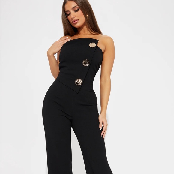 Classy jumpsuit with beautiful gold button details🖤 - Picture 1 of 5